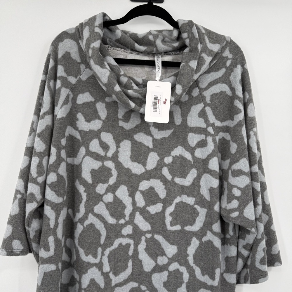 Dear Scarlett Blouse Womens L Gray Animal Tunic Top Cowl Neck 3/4 Sleeve Relaxed - Picture 2 of 11